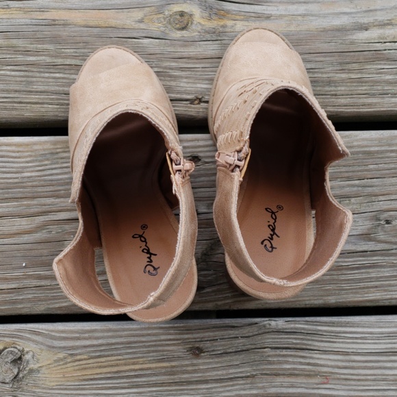 LAST 1💥TAN Woven Peep Toe Booties - Picture 7 of 8